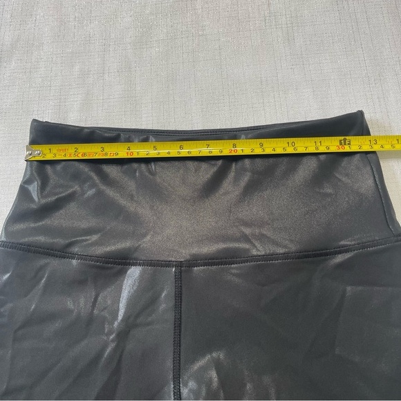 Wildfox Women's Pants Dylan Leggings Black Faux Leather Stretchy Shiny Size M - Picture 7 of 10